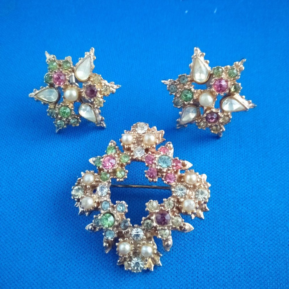 Vintage mid century rhinestone pin and earring set